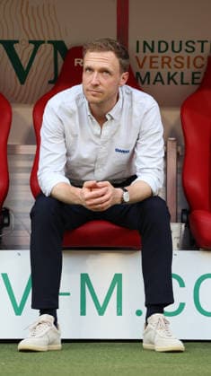 15.08.2026, xrekx, Fussball 2.Bundesliga, 1.FC Kaiserslautern - Karlsruher SC v.l. Maximilian Senft Trainer (Karlsruher SC) (DFL DFB REGULATIONS PROHIBIT ANY USE OF PHOTOGRAPHS as IMAGE SEQUENCES and or QUASI-VIDEO) Kaiserslautern *** August 15, 2026, xrekx, Soccer 2. Bundesliga, 1 FC Kaiserslautern vs. Karlsruher SC, Maximilian Senft, Coach of Karlsruher SC. DFL and DFB regulations prohibit any use of photographs as image sequences and or quasi-video. Kaiserslautern