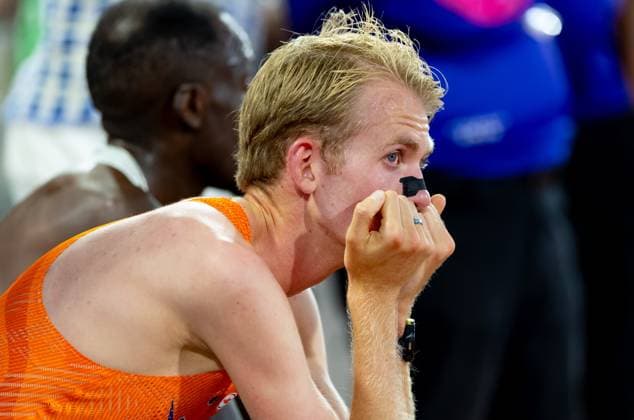 BIRMINGHAM - Tim Verbaandert withdraws from the 10,000 meter final on the sixth day of the European Athletics Championships. IRIS VAN DEN BROEK ANP xVIxANPxSportx xxANPxIVx 565558214 originalFilename: 565558214.jpg