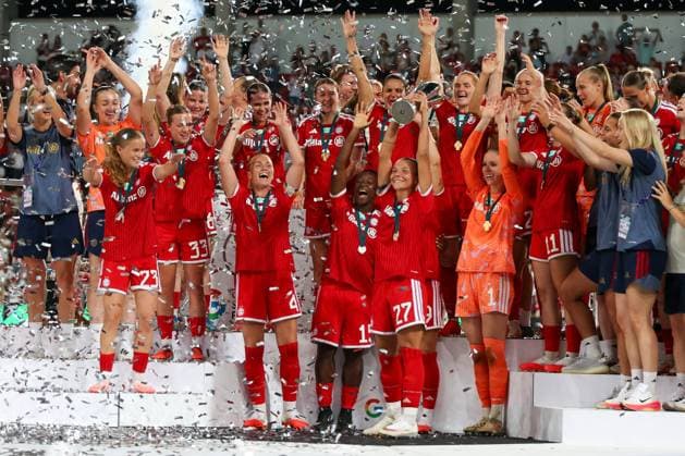 Die Frauen des FC Bayern Muenchen bei der Siegerehrung nach dem Gewinn des Google Pixel Supercup 2026, Freude, Emotion, Jubel, FC Bayern Muenchen Frauen vs. VfL Wolfsburg Frauen, Fussball, Frauen, Google Pixel Supercup 2026, Saison 2026 2027, 15.08.2026 DFB regulations prohibit any use of photographs as image sequences and or quasi-video Ingolstadt Bayern Deutschland *** The FC Bayern Munich women s team at the award ceremony after winning the 2026 Google Pixel Super Cup: joy, emotion, celebration, FC Bayern Munich Women vs. VfL Wolfsburg Women, soccer, women, 2026 Google Pixel Super Cup, 2026–2027 season, August 15, 2026. DFB regulations prohibit any use of photographs as image sequences and or quasi-video. Ingolstadt, Bavaria, Germany Copyright: xkolbert-press MartinxAgüerax