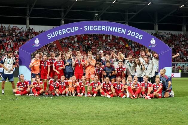Die Frauen des FC Bayern Muenchen bei der Siegerehrung nach dem Gewinn des Google Pixel Supercup 2026, Freude, Emotion, Jubel, FC Bayern Muenchen Frauen vs. VfL Wolfsburg Frauen, Fussball, Frauen, Google Pixel Supercup 2026, Saison 2026 2027, 15.08.2026 DFB regulations prohibit any use of photographs as image sequences and or quasi-video Ingolstadt Bayern Deutschland *** The FC Bayern Munich women s team at the award ceremony after winning the 2026 Google Pixel Super Cup: joy, emotion, celebration, FC Bayern Munich Women vs. VfL Wolfsburg Women, soccer, women, 2026 Google Pixel Super Cup, 2026–2027 season, August 15, 2026. DFB regulations prohibit any use of photographs as image sequences and or quasi-video. Ingolstadt, Bavaria, Germany Copyright: xkolbert-press MartinxAgüerax