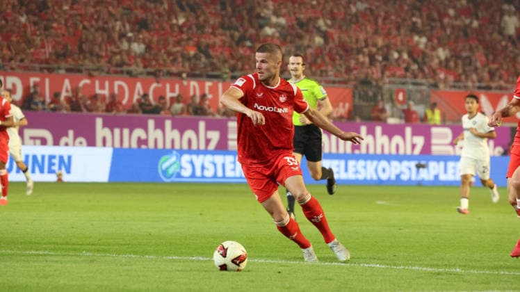 15.08.2026, xrekx, Fussball 2.Bundesliga, 1.FC Kaiserslautern - Karlsruher SC v.l. Jan Elvedi (1.FC Kaiserslautern) (DFL DFB REGULATIONS PROHIBIT ANY USE OF PHOTOGRAPHS as IMAGE SEQUENCES and or QUASI-VIDEO) Kaiserslautern *** August 15, 2026, xrekx, Soccer 2. Bundesliga, 1 FC Kaiserslautern vs. Karlsruher SC, Jan Elvedi, 1 FC Kaiserslautern. DFL and DFB regulations prohibit any use of photographs as image sequences and or quasi-video. Kaiserslautern
