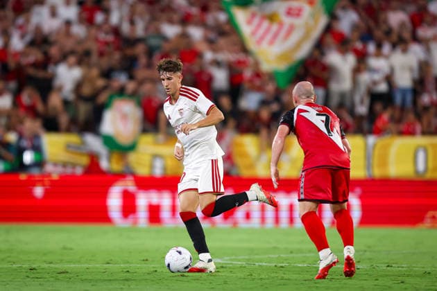 RECORD DATE NOT STATED ESP: Matchday 1 LaLiga EA Sports Sevilla FC v Rayo Vallecano Miguel Sierra of Sevilla FC in the La Liga EA Sports match between Sevilla FC and Rayo Vallecano at Estadio Ramon Sanchez Pizjuan in Seville, Spain, on August 15, 2026. Seville Spain Sevilla Spain *** ESP Matchday 1 LaLiga EA Sports Sevilla FC vs. Rayo Vallecano Miguel Sierra of Sevilla FC in the LaLiga EA Sports match between Sevilla FC and Rayo Vallecano at Estadio Ramón Sánchez Pizjuán in Seville, Spain, on August 15, 2026 Seville Spain Seville Spain Copyright: xx
