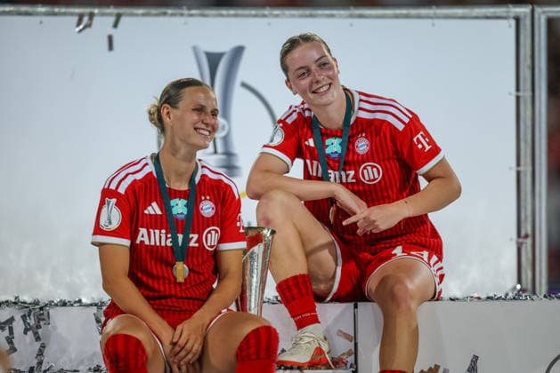 GER, Ingolstadt, Bayern München vs VfL Wolfsburg, DFB, Google Pixel Supercup der Frauen, Fussball, Spielzeit 2026 2027, Audi-Sportpark, Finale im Bild: FC Bayern München Frauen gewinnen den Supercup der Frauen, gewinnen das Finale nach 3:0 Toren gegen Wolfsburg, Jubel, Freude und Emotionen mit dem Pokal, Klara Bühl (FC Bayern München Frauen 17), Alara Åžehitler (FC Bayern München Frauen 14) DFB DFL REGULATIONS PROHIBIT ANY USE OF PHOTOGRAPHS AS IMAGE SEQUENCES AND OR QUASI-VIDEO, 15.08.2026 *** GER, Ingolstadt, Bayern Munich vs. VfL Wolfsburg, DFB, Google Pixel Women s Super Cup, soccer, 2026–2027 season, Audi Sportpark, Final in Pictures: FC Bayern Munich Women win the Women’s Super Cup, win the final 3–0 against Wolfsburg, celebration, joy, and emotion with the trophy, Klara Bühl, FC Bayern Munich Women U-17, Alara Åžehitler, FC Bayern Munich Women’s U-14, DFB DFL REGULATIONS PROHIBIT ANY USE OF PHOTOGRAPHS AS IMAGE SEQUENCES AND OR QUASI-VIDEO, August 15, 2026 Copyright: HMBxMedia HendrikxHamelau