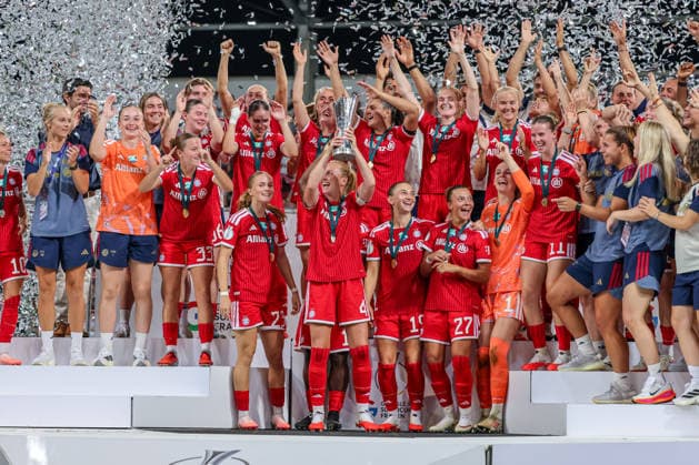 GER, Ingolstadt, Bayern München vs VfL Wolfsburg, DFB, Google Pixel Supercup der Frauen, Fussball, Spielzeit 2026 2027, Audi-Sportpark, Finale im Bild: FC Bayern München Frauen gewinnen den Supercup der Frauen, gewinnen das Finale nach 3:0 Toren gegen Wolfsburg, Jubel, Freude und Emotionen mit dem Pokal DFB DFL REGULATIONS PROHIBIT ANY USE OF PHOTOGRAPHS AS IMAGE SEQUENCES AND OR QUASI-VIDEO, 15.08.2026 *** GER, Ingolstadt, Bayern Munich vs. VfL Wolfsburg, DFB, Google Pixel Women’s Super Cup, Soccer, 2026–2027 Season, Audi Sportpark, Final in Pictures: FC Bayern Munich Women’s Team Wins the Women’s Super Cup, Wins the Final 3–0 Against Wolfsburg, Celebration, joy, and emotion with the trophy. DFB and DFL regulations prohibit any use of photographs as image sequences and or quasi-video. August 15, 2026 Copyright: HMBxMedia HendrikxHamelau