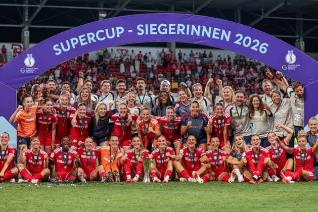GER, Ingolstadt, Bayern München vs VfL Wolfsburg, DFB, Google Pixel Supercup der Frauen, Fussball, Spielzeit 2026 2027, Audi-Sportpark, Finale im Bild: FC Bayern München Frauen gewinnen den Supercup der Frauen, gewinnen das Finale nach 3:0 Toren gegen Wolfsburg, Jubel, Freude und Emotionen mit dem Pokal DFB DFL REGULATIONS PROHIBIT ANY USE OF PHOTOGRAPHS AS IMAGE SEQUENCES AND OR QUASI-VIDEO, 15.08.2026 *** GER, Ingolstadt, Bayern Munich vs. VfL Wolfsburg, DFB, Google Pixel Women’s Super Cup, Soccer, 2026–2027 Season, Audi Sportpark, Final in Pictures: FC Bayern Munich Women’s Team Wins the Women’s Super Cup, Wins the Final 3–0 Against Wolfsburg, Celebration, joy, and emotion with the trophy. DFB and DFL regulations prohibit any use of photographs as image sequences and or quasi-video. August 15, 2026 Copyright: HMBxMedia HendrikxHamelau