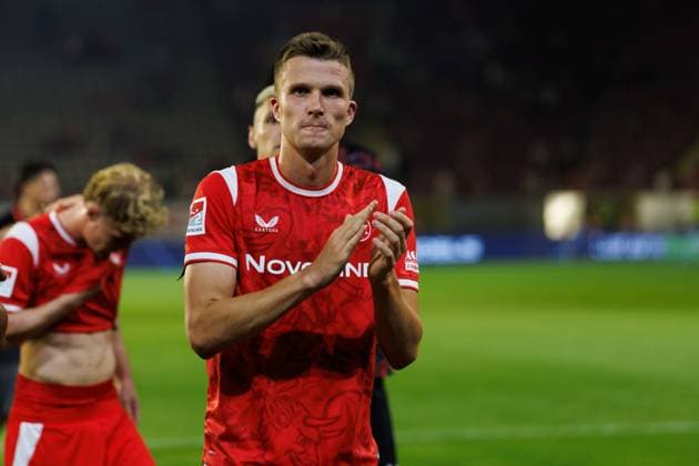 Fabian Kunze (1.FC Kaiserslautern), Emotionen, Geste, Gestik, Mimik, Freisteller, Portrait 1.FC Kaiserslautern vs Karlsruher SC, Fussball, 2. Bundesliga, 02. Spieltag, Saison 2026 2027, 15.08.2026 1.FC Kaiserslautern vs Karlsruher SC, Fussball, 2. Bundesliga, 02. Spieltag, Saison 2026 2027, 15.08.2026 *** Fabian Kunze 1 FC Kaiserslautern, Emotions, Gesture, Body Language, Facial Expressions, Cutout, Portrait 1 FC Kaiserslautern vs. Karlsruher SC, Soccer, 2. Bundesliga, Matchday 2, 2026–2027 Season, August 15, 2026 1 FC Kaiserslautern vs. Karlsruher SC, soccer, 2. Bundesliga, Matchday 2, 2026–2027 season, August 15, 2026 Copyright: xEibnerxPressefotox EP_ANS