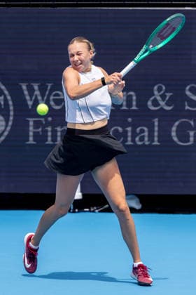 August 15, 2026, Mason, Ohio, U.S: Amanda Anisimova (USA) hits a forehand shot during SaturdayÃ¢â‚¬â ¢s second round of the Cincinnati Open at the Lindner Family Tennis Center , Mason, Oh. Tennis 2026 - Cincinnati Open WTA, Tennis Damen  - ZUMAs304 20260815_zaf_s304_016 Copyright: xScottxStuartx