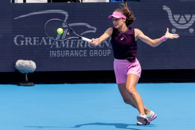 August 15, 2026, Mason, Ohio, U.S: Zeynep Sonmez (TUR) hits a forehand shot during SaturdayÃ¢â‚¬â ¢s second round of the Cincinnati Open at the Lindner Family Tennis Center , Mason, Oh. Mason U.S - ZUMAs304 20260815_zaf_s304_023 Copyright: xScottxStuartx