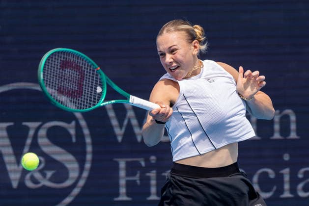 August 15, 2026, Mason, Ohio, U.S: Amanda Anisimova (USA) hits a forehand shot during SaturdayÃ¢â‚¬â ¢s second round of the Cincinnati Open at the Lindner Family Tennis Center , Mason, Oh. Mason U.S - ZUMAs304 20260815_zaf_s304_030 Copyright: xScottxStuartx