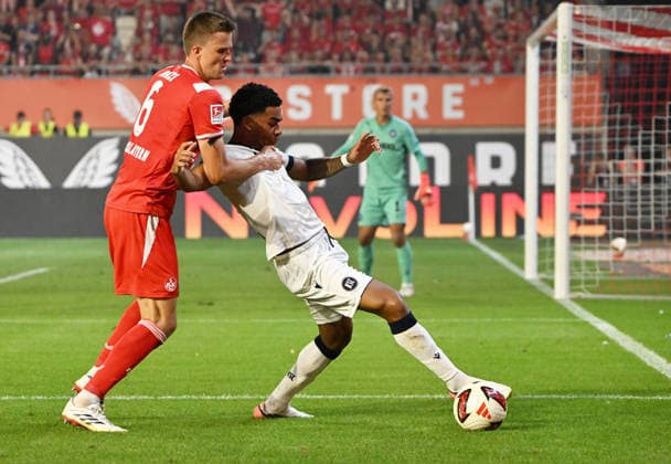 Fussball - 2. Bundesliga - Saison 2026 27 1. FC Kaiserslautern 15.08.2026 Fritz-Walter-Stadion 1. FC Kaiserslautern (fck) - Karlsruher SC (ksc) 0:0 Fabian KUNZE (1. FC Kaiserslautern), li - Louey BEN FARHAT (Karlsruher SC) 1. FC Kaiserslautern *** Soccer, 2. Bundesliga, 2026–27 Season, August 15, 2026, Fritz Walter Stadium: 1. FC Kaiserslautern vs. Karlsruher SC, 0–0, Fabian KUNZE (1. FC Kaiserslautern), li Louey BEN FARHAT Karlsruher SC 1 FC Kaiserslautern
