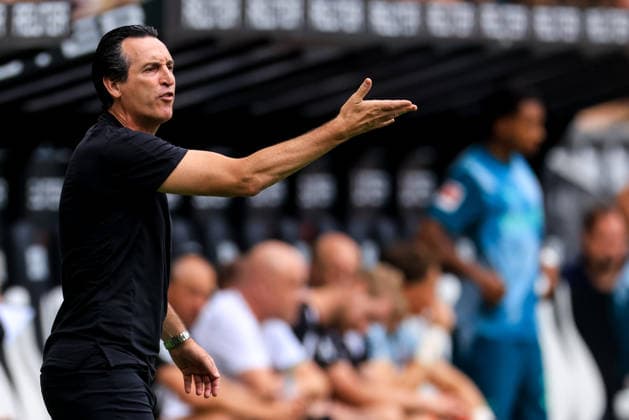 MOENCHENGLADBACH, GERMANY - AUGUST 15: Aston Villa head coach Unai Emery gestures during the pre-season friendly match between Borussia Monchengladbach and Aston Villa at the ista-Borussia-Park on August 15, 2026 in Moenchengladbach, Germany.  Copyright: xRenexNijhuis MBxMediax
