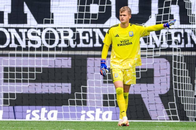 MOENCHENGLADBACH, GERMANY - AUGUST 15: Aston Villa goalkeeper James Wright gestures during the pre-season friendly match between Borussia Monchengladbach and Aston Villa at the ista-Borussia-Park on August 15, 2026 in Moenchengladbach, Germany.  Copyright: xRenexNijhuis MBxMediax