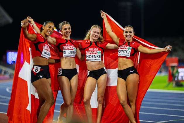 BIRMINGHAM, UNITED KINGDOM - AUGUST 15: SalomÃ Kora, GÃ raldine Di Tizio-Frey, Fabienne Hoenke and LÃ onie Pointet of Switzerland wins the silver Medal in the Women s 4x100m Relay during the European Athletics Championships at Alexander Stadium on August 15, 2026 in Birmingham, United Kingdom. England United Kingdom Copyright: xBEAUTIFULxSPORTS TobiasxLacknerx