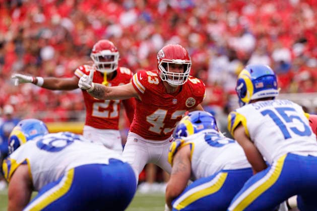 KANSAS CITY, MO - AUGUST 15: Kansas City Chiefs linebacker Jack Cochrane (43) ready for the play during the first half against the Los Angeles Rams on August 15th at Arrowhead Stadium in Kansas City, Missouri. (Photo by William Purnell Icon Sportswire) NFL, American Football Herren, USA AUG 15 Rams at Chiefs EDITORIAL USE ONLY Icon2026081501664