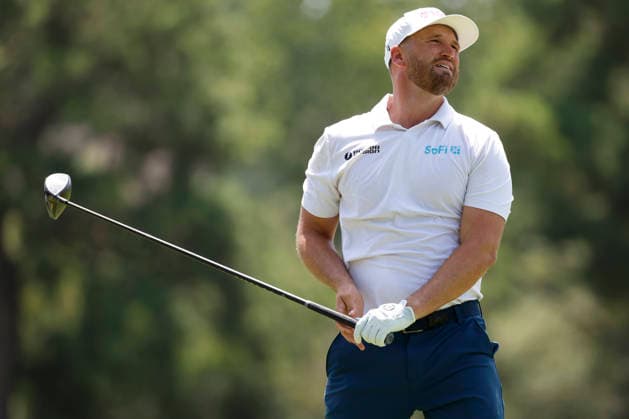 MEMPHIS, TN - AUGUST 15: Wyndham Clark of the United States reacts as he watches his tee shot on No. 3 during the third round of the FedEx St. Jude Championship, August 15, 2026, at TPC Southwind in Memphis, Tennessee. (Photo by Matthew Maxey Icon Sportswire) GOLF: AUG 15 PGA, Golf Herren FedEx St. Jude Championship EDITORIAL USE ONLY Icon260815021