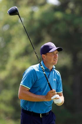 MEMPHIS, TN - AUGUST 15: Jordan Spieth of the United States watches his tee shot on No. 3 during the third round of the FedEx St. Jude Championship, August 15, 2026, at TPC Southwind in Memphis, Tennessee. (Photo by Matthew Maxey Icon Sportswire) GOLF: AUG 15 PGA, Golf Herren FedEx St. Jude Championship EDITORIAL USE ONLY Icon260815027