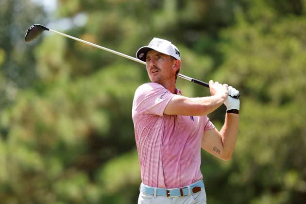 MEMPHIS, TN - AUGUST 15: Jake Knapp of the United States watches his tee shot on No. 7 during the third round of the FedEx St. Jude Championship, August 15, 2026, at TPC Southwind in Memphis, Tennessee. (Photo by Matthew Maxey Icon Sportswire) GOLF: AUG 15 PGA, Golf Herren FedEx St. Jude Championship EDITORIAL USE ONLY Icon260815039