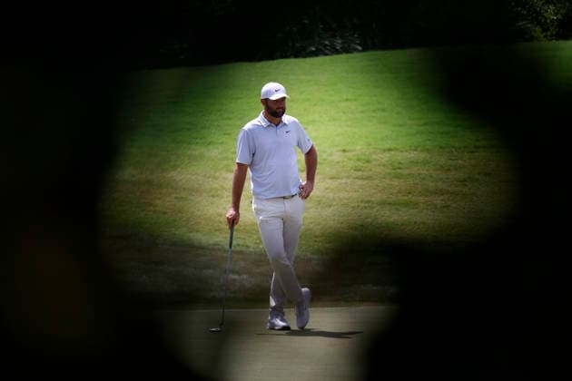 MEMPHIS, TN - AUGUST 15: Scottie Scheffler of the United States stands and waits to putt on No. 8 during the third round of the FedEx St. Jude Championship, August 15, 2026, at TPC Southwind in Memphis, Tennessee. (Photo by Matthew Maxey Icon Sportswire) GOLF: AUG 15 PGA, Golf Herren FedEx St. Jude Championship EDITORIAL USE ONLY Icon260815060