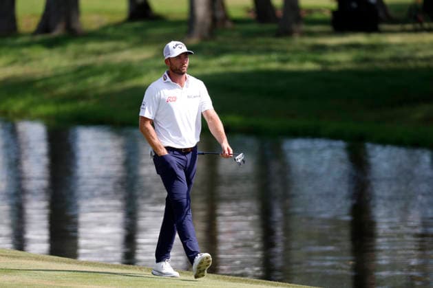 MEMPHIS, TN - AUGUST 15: Sam Burns of the United States walks up to the No. 18 green during the third round of the FedEx St. Jude Championship, August 15, 2026, at TPC Southwind in Memphis, Tennessee. (Photo by Matthew Maxey Icon Sportswire) GOLF: AUG 15 PGA, Golf Herren FedEx St. Jude Championship EDITORIAL USE ONLY Icon260815067