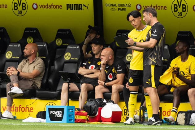 Dortmund, Germany, 15.08.26, Takato Yamamoto (Borussia Dortmund) und Robert Kovac Co-Trainer (Borussia Dortmund) waehrend des Testspiels zwischen Borussia Dortmund - AS Rom im Signal Iduna Park in Dortmund. (Photo by Joachim Bywaletz) DFB DFL REGULATIONS PROHIBIT ANY USE OF PHOTOGRAPHS AS IMAGE SEQUENCES AND OR QUASI-VIDEO. *** Dortmund, Germany, August 15, 2026, Takato Yamamoto of Borussia Dortmund and Robert Kovac, assistant coach of Borussia Dortmund, during the friendly match between Borussia Dortmund and AS Roma at Signal Iduna Park in Dortmund. Photo by Joachim Bywaletz. DFB and DFL regulations prohibit any use of photographs as image sequences and or quasi-video content.EO Copyright: JoachimxBywaletz xJB-Sportfoto