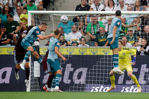 Moenchengladbach, Deutschland, Germany 1. Fussball Bundesliga, Testspiel, Borussia Moenchengladbach : Aston Villa 2-1 15.08. 2026 im Borussia Park in Moenchengladbach Tim KLEINDIENST (MG) 2.v.li.- erzielt mit einem platzierten Kopfball das 2-0 Photo: Norbert Schmidt, Duesseldorf *** Mönchengladbach, Germany, German Bundesliga, Friendly Match, Borussia Mönchengladbach vs. Aston Villa 2–1 on August 15, 2026, at Borussia Park in Mönchengladbach; Tim KLEINDIENST (MG 2, second from left) scores the 2–0 goal with a well-placed header. Photo by Norbert Schmidt, Düsseldorf