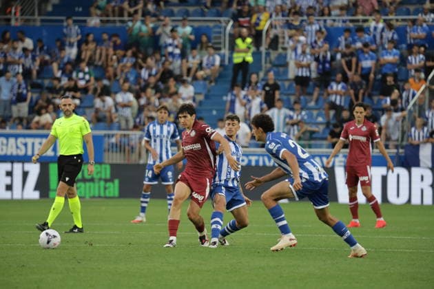 ESP: LaLiga EA Sports Deportivo Alaves v Getafe CF during LaLiga EA Sports between Deportivo Alaves v Getafe CF played at Mendizorroza Stadium in Oviedo on August 15, 2026 in Spain Spain Futbol *** ESP LaLiga EA Sports: Deportivo Alavés vs. Getafe CF during the LaLiga EA Sports match between Deportivo Alavés and Getafe CF, played at Mendizorroza Stadium in Oviedo on August 15, 2026, in Spain. Spanish Soccer Copyright: xNaiaxCuestax xAgenciaxLOFx