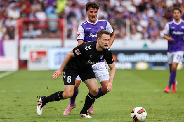 2026.08.15, xkwix, Fußball, 2. Bundesliga, VfL Osnabrück - 1. FC Magdeburg, Stadion an der Bremer Brücke, 2.Spieltag, Saison 2026 2027: Leonhard Muenst (VfL Osnabrueck 8) Paul Jaeckel (1. FC Magdeburg 6) DFB regulations prohibit any use of photographs as image sequences and or quasi-video. Photo: xKamilxWilkowskixPressefotoKochx Niedersachsen Deutschland *** August 15, 2026, xkwix, Soccer, 2. Bundesliga, VfL Osnabrück 1 FC Magdeburg, Stadion an der Bremer Brücke, Matchday 2, 2026–2027 Season Leonhard Muenst VfL Osnabrück 8 Paul Jaeckel 1 FC Magdeburg 6 DFB regulations prohibit any use of photographs as image sequences and or quasi-video Photo xKamilxWilkowskixPressefotoKochx Lower Saxony, Germany