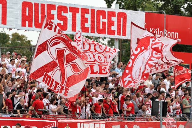 15.08.2026, xsefx, Fußball, SC Fortuna Köln - TSV Alemannia Aachen, 3.Liga, Südstation, 2. Spieltag, Saison 2026 2027: Fans auf der Tribüne Feature Innenansicht Spielstätte DFB regulations prohibit any use of photographs as image sequences and or quasi-video. Nordrhein-Westfalen Deutschland *** August 15, 2026, xsefx, soccer, SC Fortuna Köln vs. TSV Alemannia Aachen, 3rd Division, Südstation, Matchday 2, 2026–2027 season, fans in the stands, feature, interior view of the stadium. DFB regulations prohibit any use of photographs as image sequences and or quasi-video. North Rhine-Westphalia, Germany