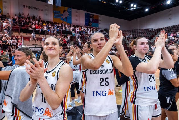 Basketball Ludwigsburg 15.08.2026 DBB Frauen Nationalmannschaft 2026 Testspiel Deutschland (GER) vs Spanien (ESP) Team Deutschland Alina Hartmann (Deutschland, No.16) Clara Bielefeld (Deutschland, No.25) Lina Sontag (Deutschland, No.24) und andere *** Basketball Ludwigsburg, August 15, 2026; DBB Women s National Team 2026; Friendly Match: Germany (GER) vs. Spain (ESP); Team Germany: Alina Hartmann (Germany, No. 16), Clara Bielefeld (Germany, No. 25), Lina Sontag (Germany, No. 24), and others