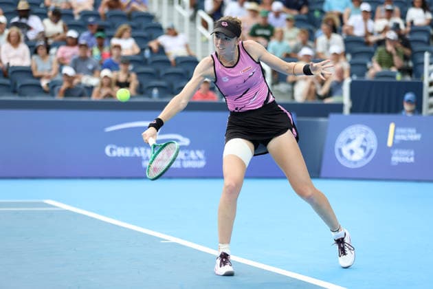 MASON, OHIO - AUGUST 15: Simona Waltert of Switzerland slices the ball during day five of the Cincinnati Open at the Lindner Family Tennis Center on August 15, 2026 in Mason, Ohio.  Copyright: xShainaxBenhiyoun SPPx Sportspressphoto_SPR207894