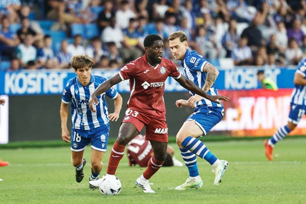 (L-R) Mikel Rodriguez (Alaves), Orel Mangala (Getafe), Toni Martinez (Alaves), AUGUST 15, 2026 - Football Soccer : Spanish LaLiga EA Sports match between Deportivo Alaves - Getafe CF at the Estadio Mendizorroza in Vitoria-Gasteiz, Spain. Noxthirdxpartyxsales  aflo_341092278 MutsuxKawamorix