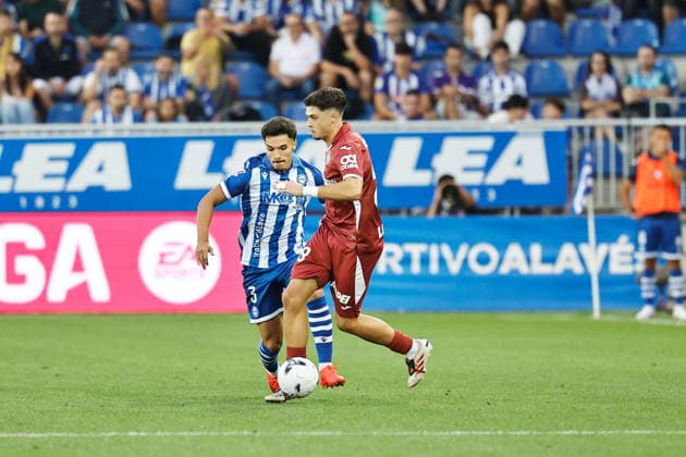 (L-R) Youssef Enriquez (Alaves), Alberto Risc (Getafe), AUGUST 15, 2026 - Football Soccer : Spanish LaLiga EA Sports match between Deportivo Alaves - Getafe CF at the Estadio Mendizorroza in Vitoria-Gasteiz, Spain. Noxthirdxpartyxsales  aflo_341092280 MutsuxKawamorix