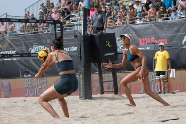 August 15, 2026, Manhattan Beach, California, USA: MELISSA HUMANA-PAREDES receives the ball during her second match on day two af the Manhattan Beach Open. Manhattan Beach USA - ZUMAl183 20260815_znp_l183_021 Copyright: xJasenxLaksx
