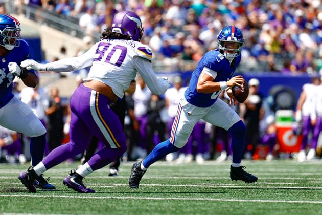 August 15, 2026: During the game, New York Giants quarterback Jaxson Dart (6) scrambles out of the pocket in a NFL, American Football Herren, USA preseason game at MetLife Stadium in East Rutherford, NJ. The Minnesota Vikings defeat the New York Giants 13-10. Cal Media East Rutherford USA - ZUMAc04_ 20260815_faf_c04_012 Copyright: xShaquanxWoodyx