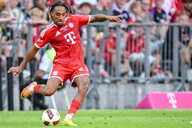 Sacha Boey (FC Bayern Muenchen) controls the Ball during the Telekom Cup match between FC Bayern Muenchen and RB Leipzig at Allianz Arena on August 15, 2026 in Munich, Germany. (Photo by Harry Langer DeFodi Images) - *** Sacha Boey of FC Bayern Munich controls the ball during the Telekom Cup match between FC Bayern Munich and RB Leipzig at the Allianz Arena on August 15, 2026, in Munich, Germany. Photo by Harry Langer, DeFodi Images