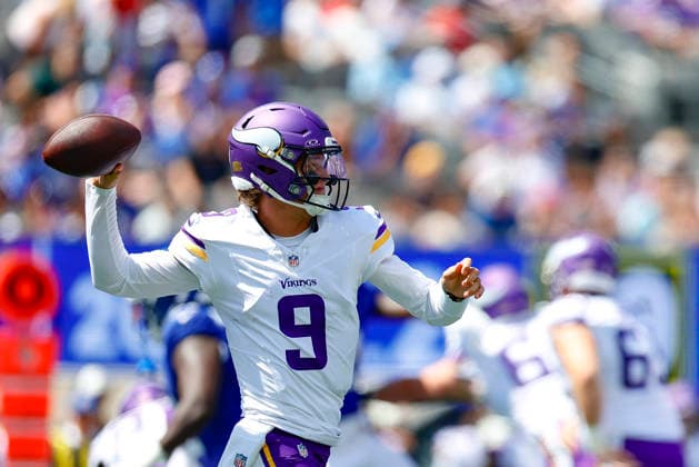 August 15, 2026: During the game, Minnesota Vikings quarterback J.J. McCarthy (9) throws the football in a NFL, American Football Herren, USA preseason game at MetLife Stadium in East Rutherford, NJ. The Minnesota Vikings defeat the New York Giants 13-10. Cal Media East Rutherford USA - ZUMAc04_ 20260815_faf_c04_276 Copyright: xShaquanxWoodyx