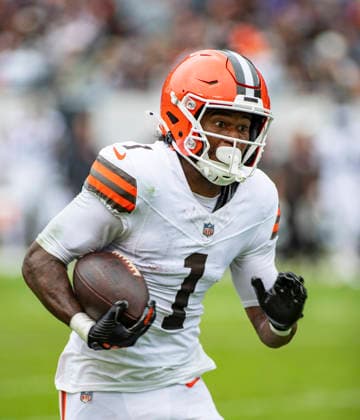 August 15, 2026: Cleveland Browns KC Concepcion (1) runs for a touchdown during the game against the Chicago Bears in Chicago, IL. CSM Chicago United States of America - ZUMAc04_ 20260815_zma_c04_020 Copyright: xMikexWulfx