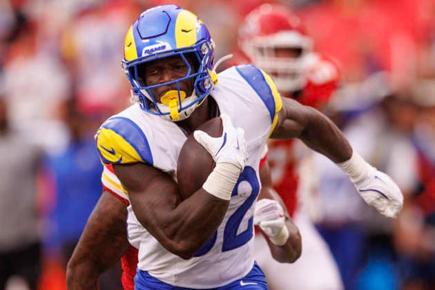 KANSAS CITY, MO - AUGUST 15: Los Angeles Rams running back Jordan Waters (32) runs the ball during the second half against the Kansas City Chiefs on August 15th at Arrowhead Stadium in Kansas City, Missouri. (Photo by William Purnell Icon Sportswire) NFL, American Football Herren, USA AUG 15 Rams at Chiefs EDITORIAL USE ONLY Icon2026081502564