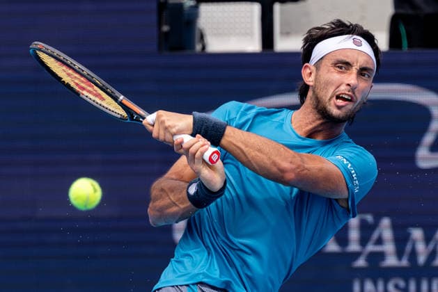 August 15, 2026, Mason, Ohio, U.S: THIAGO AGUSTIN TIRANTE (ARG) hits a two-handed backhand during Saturday s second round against Novak Djokovic at the Cincinnati Open at the Lindner Family Tennis Center in Mason. Mason USA - ZUMAs304 20260815_zaf_s304_086 Copyright: xScottxStuartx