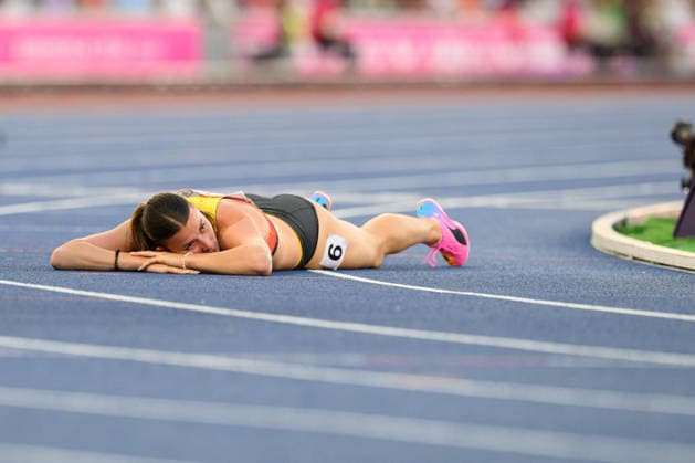BIRMINGHAM, GREAT BRITAIN - August 15: Sandrina Sprengel (Germany) lying on the track after the 800 metres heptathlon final during the European Athletics Championships 2026 at Alexander Stadium in Birmingham, Great Britain (Photo by Sven Beyrich Sports Press Photo)  Copyright: xSvenxBeyrich SportsxPressxPhotox Sportspressphoto_SPR208042