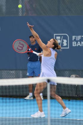 MASON, OHIO - AUGUST 15: Maria Sakkari of Greece serves the ball during day five of the Cincinnati Open at the Lindner Family Tennis Center on August 15, 2026 in Mason, Ohio.  Copyright: xShainaxBenhiyoun SPPx Sportspressphoto_SPR208049
