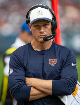 August 15, 2026: Chicago Bears head coach Ben Johnson walks the sidelines during the preseason game against the Cleveland Browns in Chicago, IL. CSM Chicago United States of America - ZUMAc04_ 20260815_zma_c04_023 Copyright: xMikexWulfx