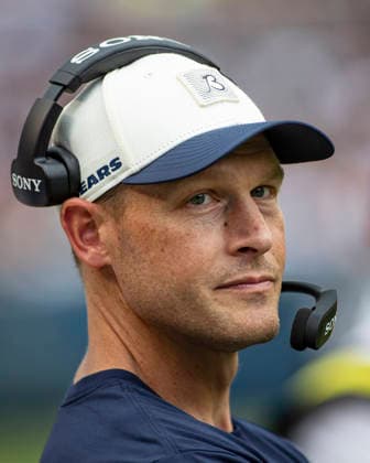 August 15, 2026: Chicago Bears head coach Ben Johnson walks the sidelines during the preseason game against the Cleveland Browns in Chicago, IL. CSM Chicago United States of America - ZUMAc04_ 20260815_zma_c04_026 Copyright: xMikexWulfx
