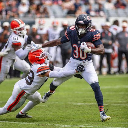 August 15, 2026: Chicago Bears Coleman Bennett (30) is chased by Cleveland Browns Tyler Hall (19) during the preseason game in Chicago, IL. CSM Chicago United States of America - ZUMAc04_ 20260815_zma_c04_028 Copyright: xMikexWulfx