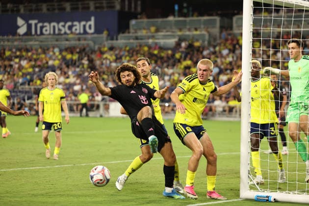 August 15, 2026: Inter Miami CF defender Maximiliano Falcon (37) misses a shot on goal during a MLS, Fussball Herren, USA regular season match between Inter Miami CF and Nashville SC at Geodis Park in Nashville, TN. CSM Nashville United States of America - ZUMAc04_ 20260815_zma_c04_082 Copyright: xStephenxFurstx