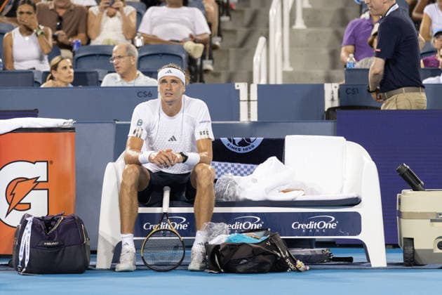 MASON, OHIO - AUGUST 15: Alexander Zverev of Germany sits on the bench during day five of the Cincinnati Open at the Lindner Family Tennis Center on August 15, 2026 in Mason, Ohio.  Copyright: xShainaxBenhiyoun SPPx Sportspressphoto_SPR208338