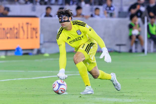 August 15, 2026, Los Angeles, California, USA: Goalkeeper, CJ dos Santos 1 of the San Diego FC during their regular season MLS, Fussball Herren, USA game against the Los Angeles Football Club on Saturday August 15, 2026 at the BMO Stadium in Los Angeles, California. LAFC lose to San Diego FC, 0-1. ARIANA RUIZ PI Los Angeles USA - ZUMAp124 20260815_zaa_p124_018 Copyright: xArianaxRuizx
