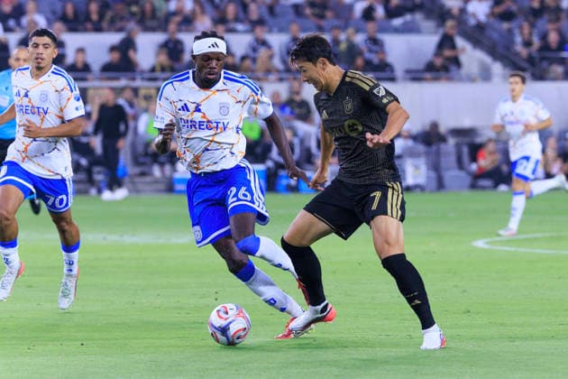 August 15, 2026, Los Angeles, California, USA: Manu Duah 26 of the San Diego FC defends against Son Heung-Min 7 of the Los Angeles Football Club during their regular season MLS, Fussball Herren, USA game on Saturday August 15, 2026 at the BMO Stadium in Los Angeles, California. LAFC lose to San Diego FC, 0-1. ARIANA RUIZ PI Los Angeles USA - ZUMAp124 20260815_zaa_p124_022 Copyright: xArianaxRuizx