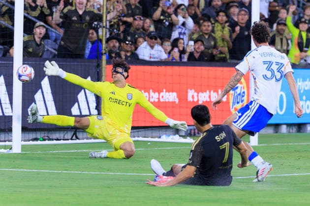 August 15, 2026, Los Angeles, California, USA: Son Heung-Min 7 of the Los Angeles Football Club makes a goal attempt during their regular season MLS, Fussball Herren, USA game against the San Diego FC on Saturday August 15, 2026 at the BMO Stadium in Los Angeles, California. LAFC lose to San Diego FC, 0-1. ARIANA RUIZ PI Los Angeles USA - ZUMAp124 20260815_zaa_p124_024 Copyright: xArianaxRuizx
