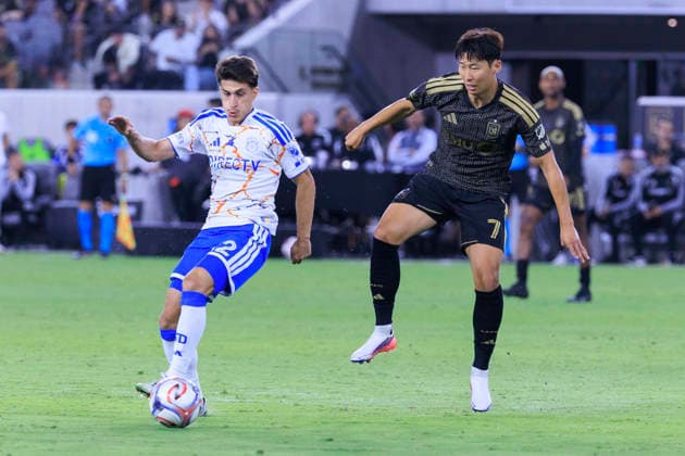 August 15, 2026, Los Angeles, California, USA: Gabriel Pirani 12 of the San Diego FC receives the ball as Son Heung-Min 7 of the Los Angeles Football Club defends during their regular season MLS, Fussball Herren, USA game on Saturday August 15, 2026 at the BMO Stadium in Los Angeles, California. LAFC lose to San Diego FC, 0-1. ARIANA RUIZ PI Los Angeles USA - ZUMAp124 20260815_zaa_p124_035 Copyright: xArianaxRuizx